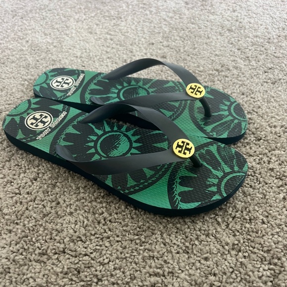 Tory Burch flip flops RARE - Picture 2 of 3